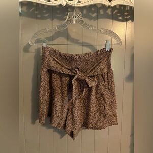 Abercrombie & Fitch cheetah style shorts stretchy/ with cute bow
